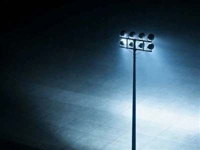 Làm thế nào để chọn đèn LED cột cao tốt nhất cho sân vận động?